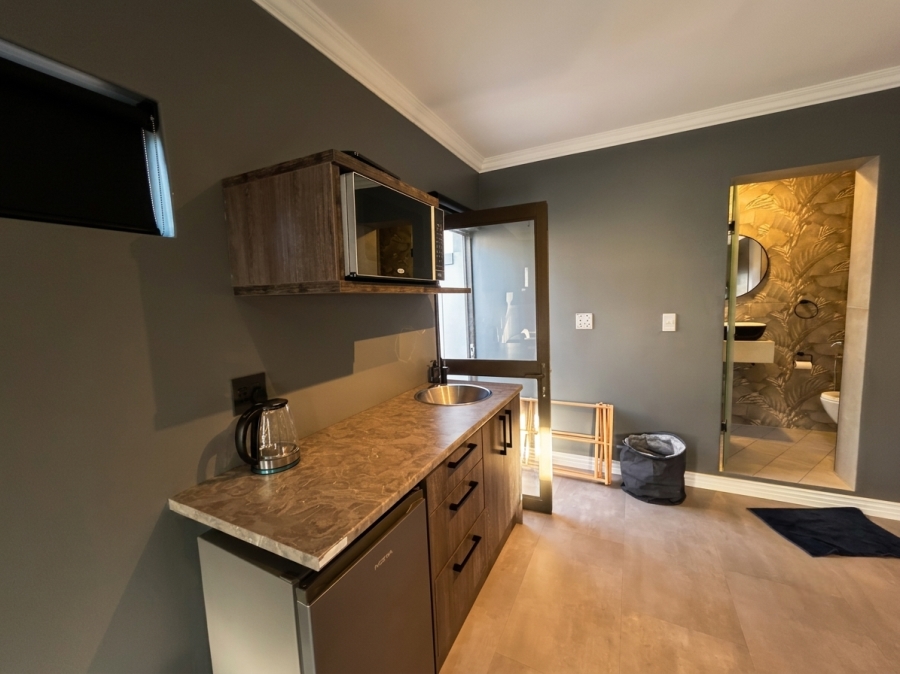To Let 1 Bedroom Property for Rent in Big Bay Western Cape